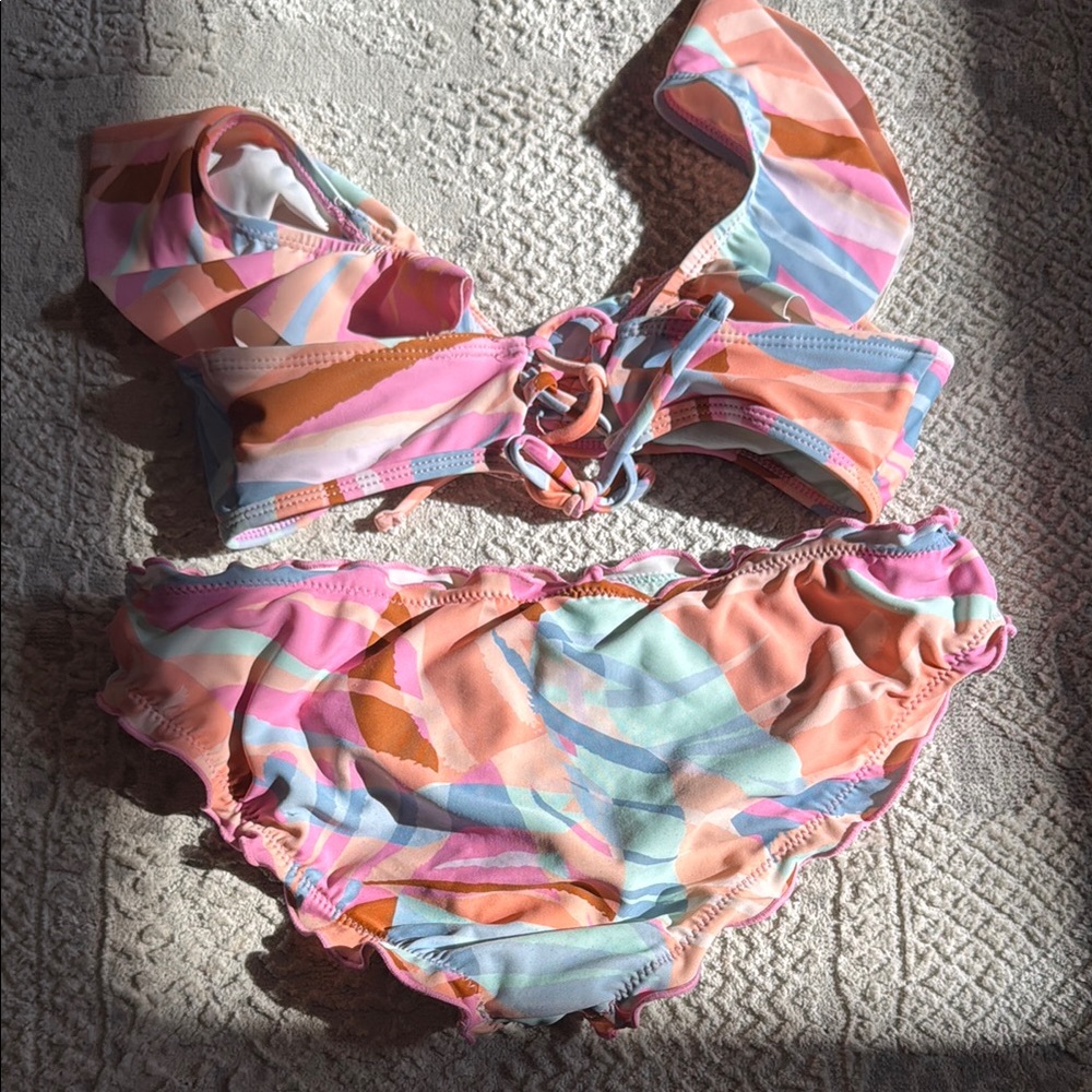 Raisins Ruffle Bikini Set - Picture 2 of 4